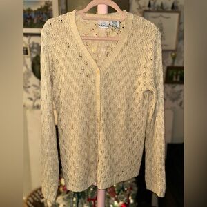 Vintage Women's Cream Crochet Sweater